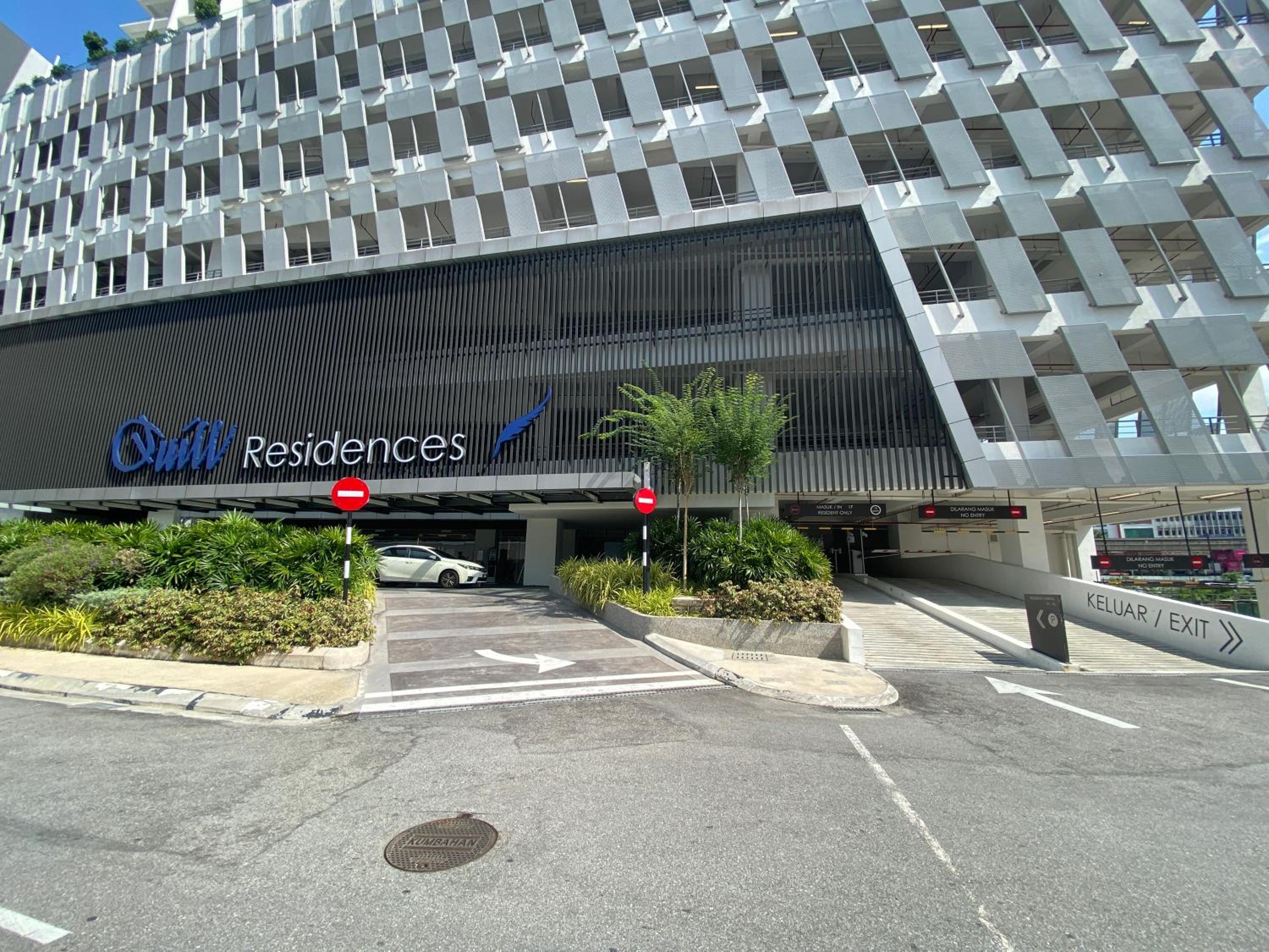 4 Pax Monorail Suite next to Quill City Mall