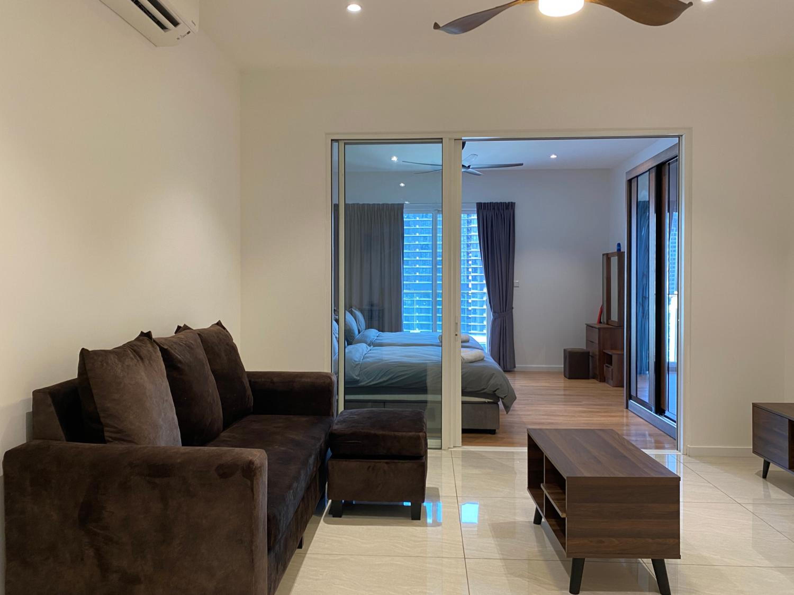 4 Pax Monorail Suite next to Quill City Mall
