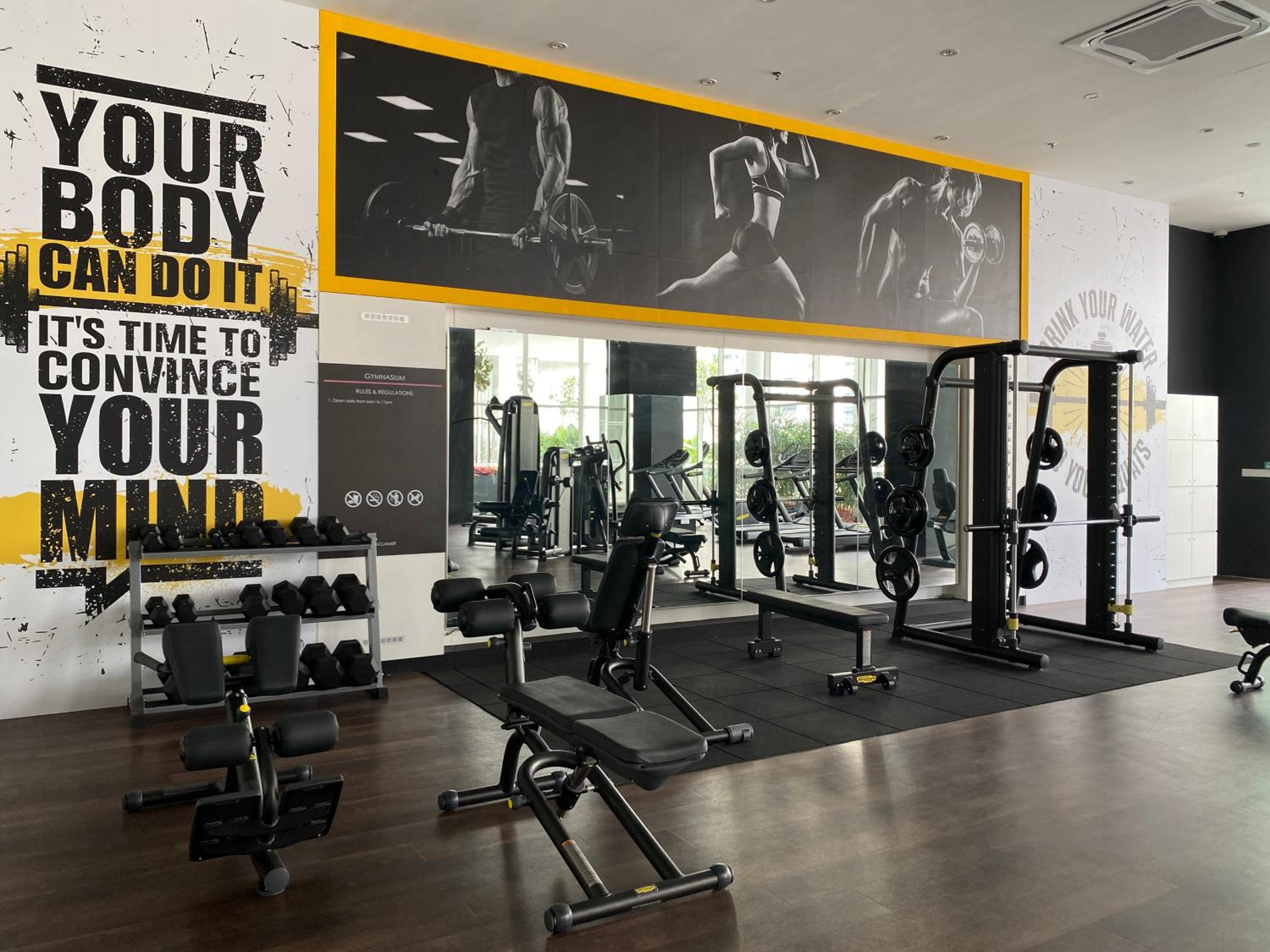 4 Pax Monorail Suite next to Quill City Mall