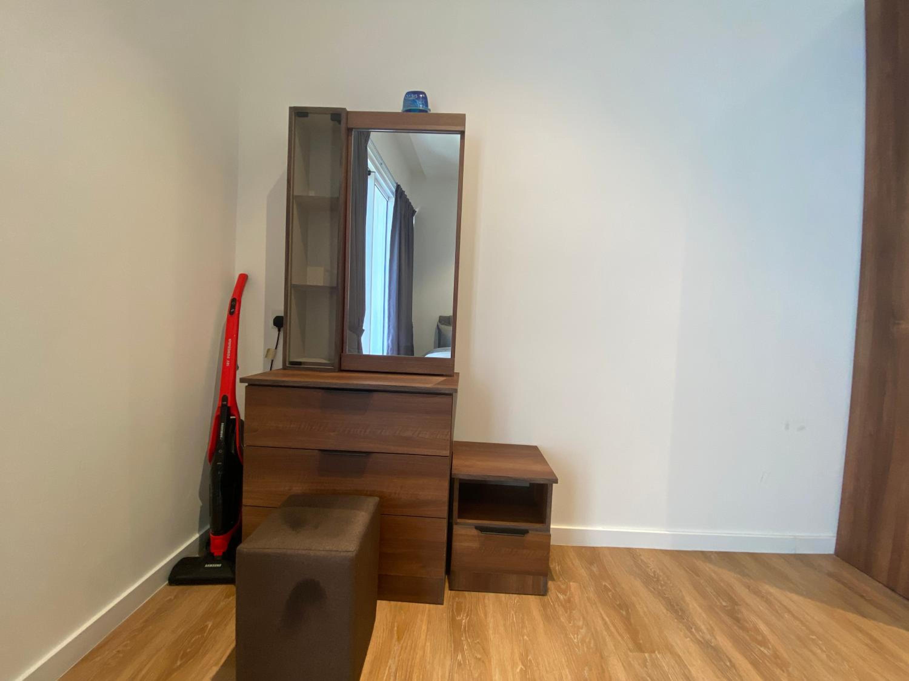 4 Pax Monorail Suite next to Quill City Mall