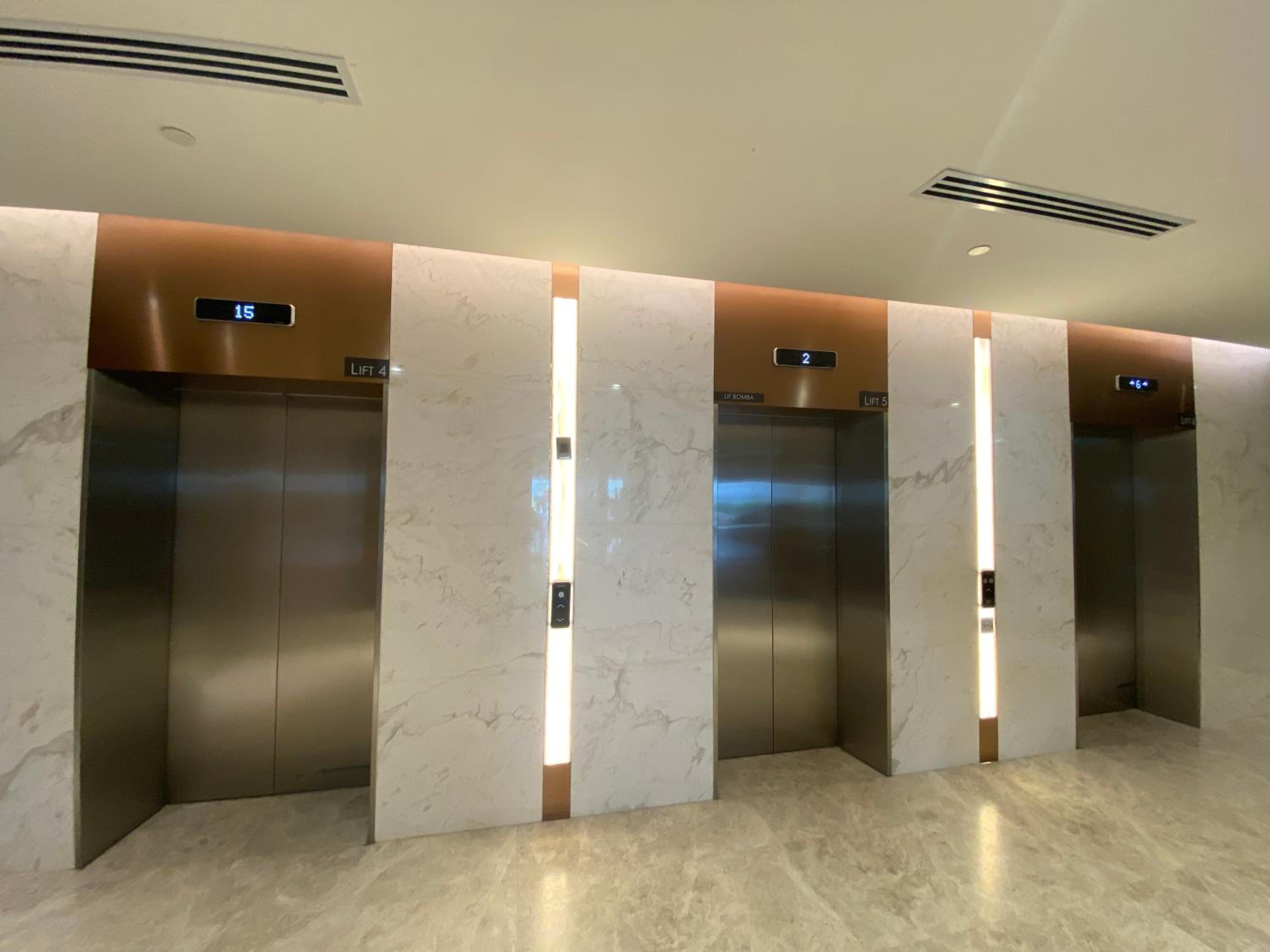 4 Pax Monorail Suite next to Quill City Mall