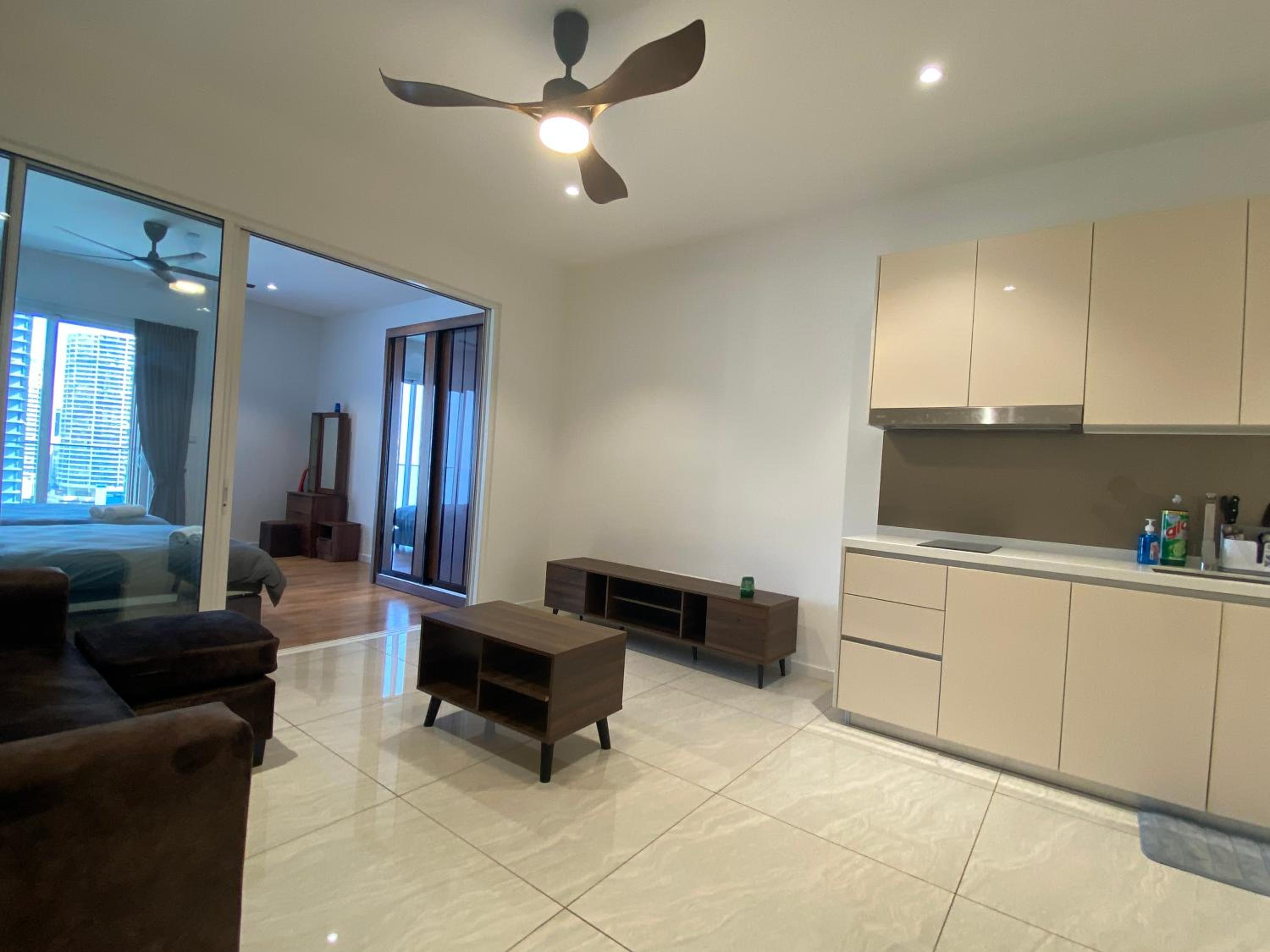 4 Pax Monorail Suite next to Quill City Mall