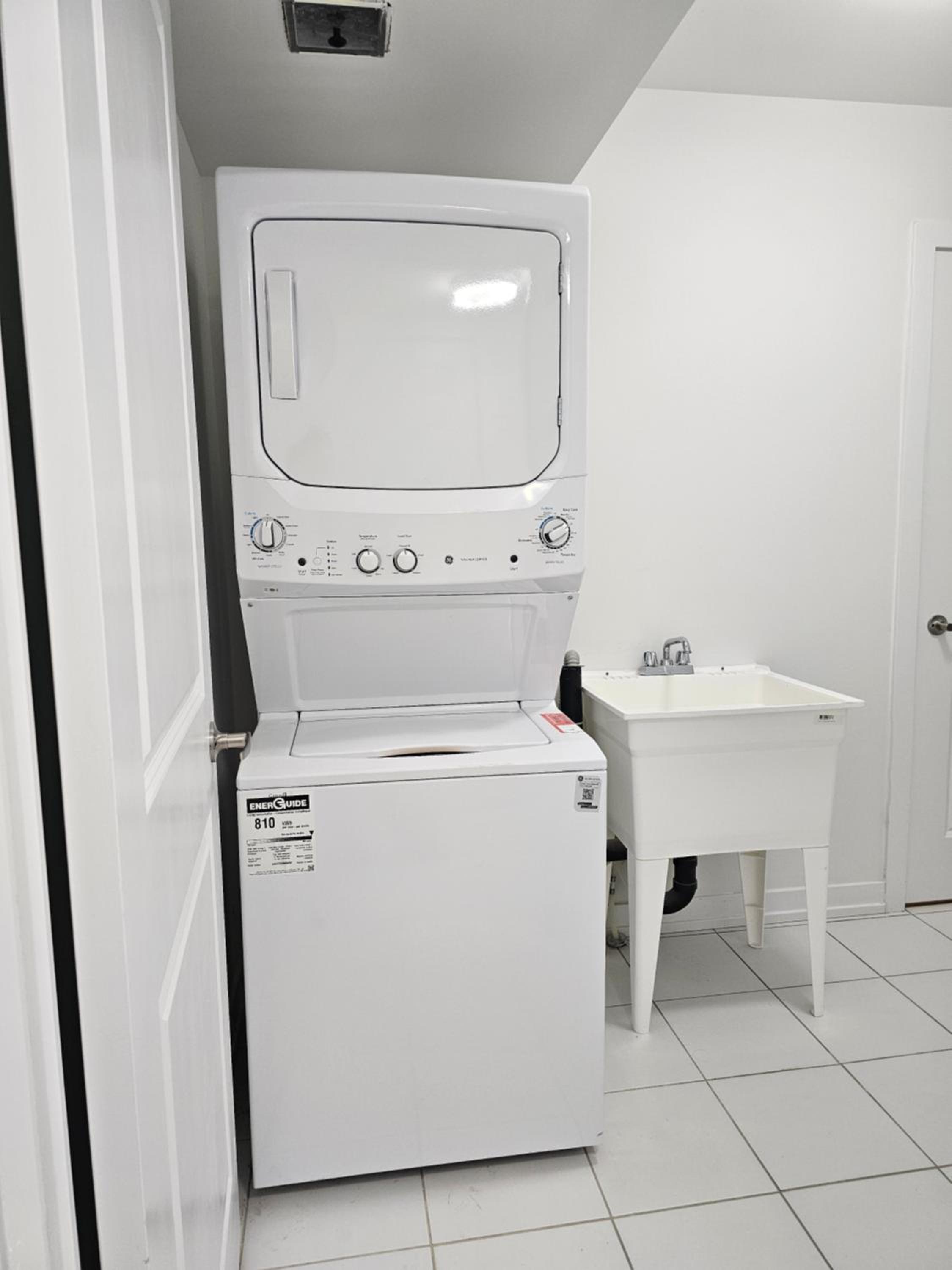 Private Room M A P L E with Attached Full Bathroom in Toronto, ON, Canada
