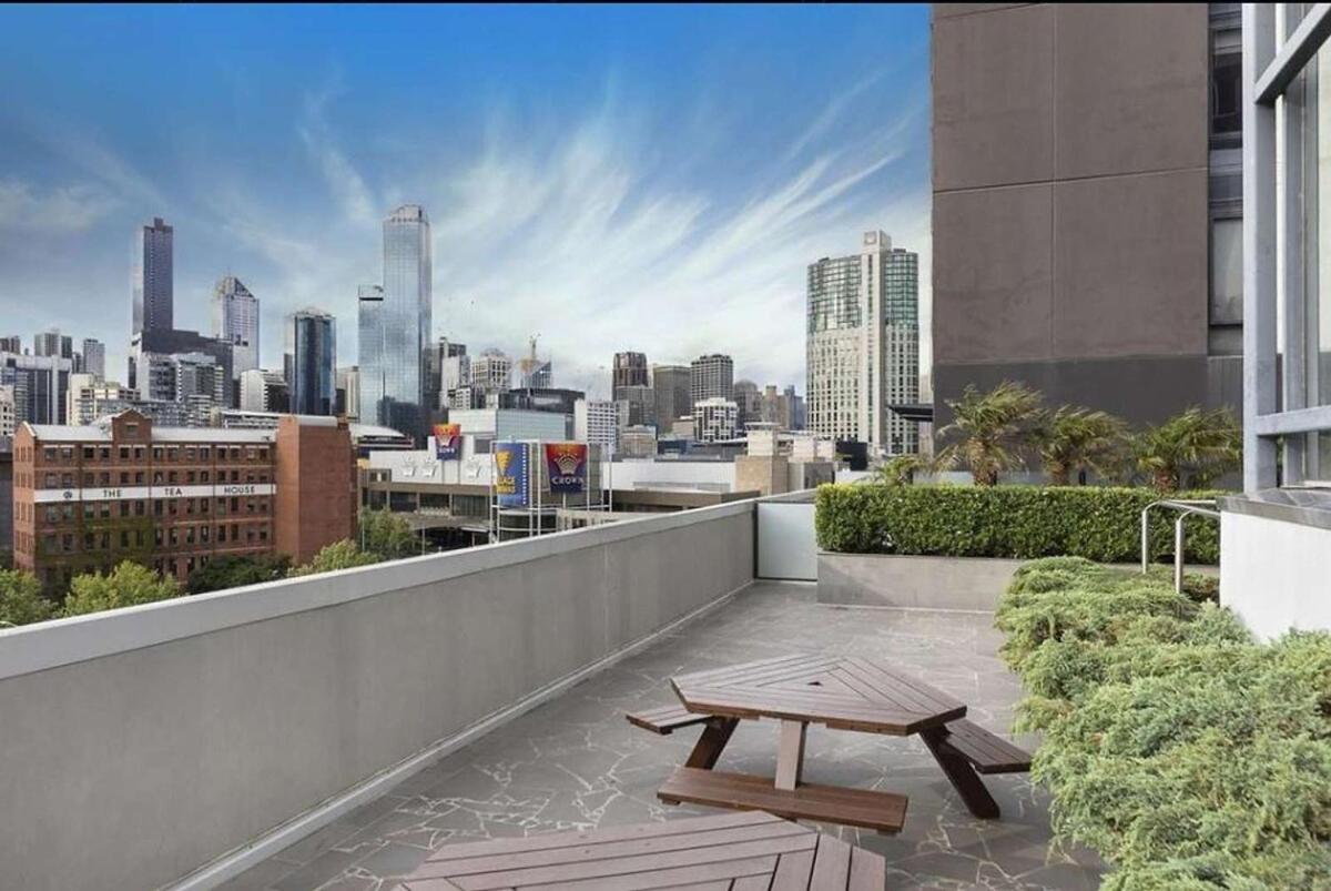 Exclusive Retreat - 7-Bedrooms, 2 Balconies Opposite Casino & MCEC