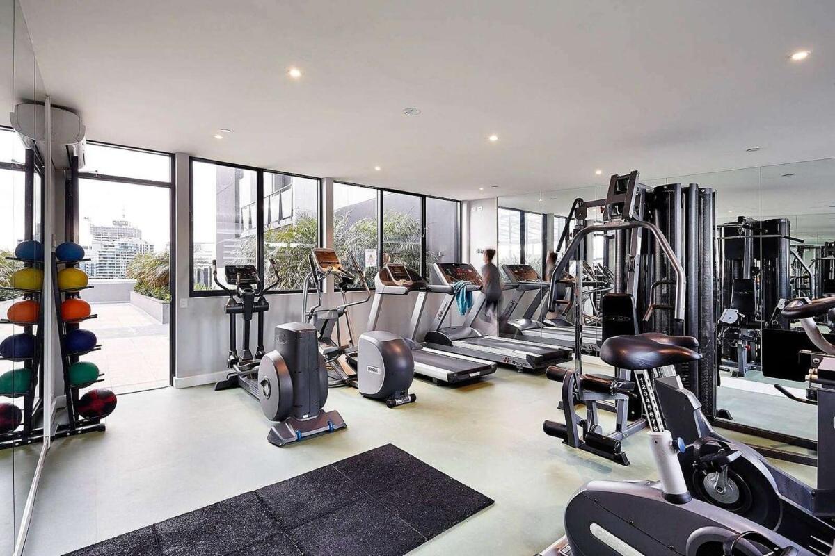 Exclusive Retreat - 7-Bedrooms, 2 Balconies Opposite Casino & MCEC