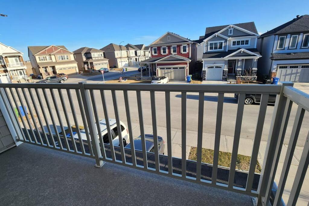 Cozy Home Near Calgary Airport
