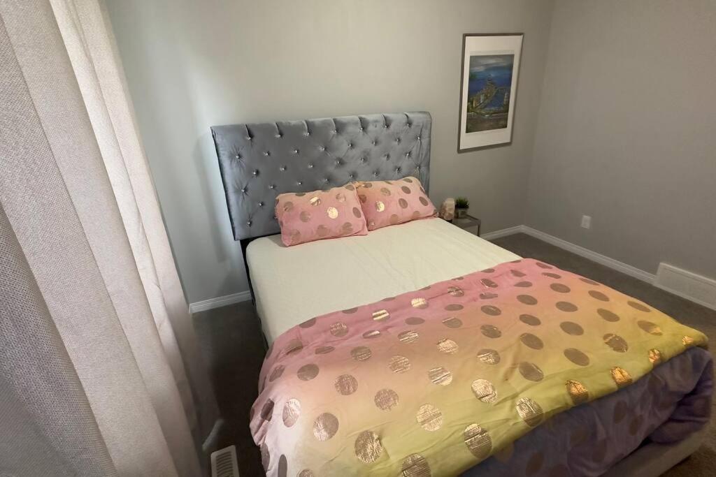 Cozy Home Near Calgary Airport