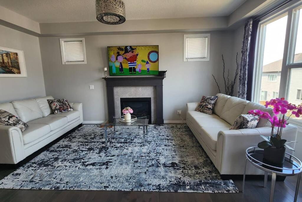 Cozy Home Near Calgary Airport