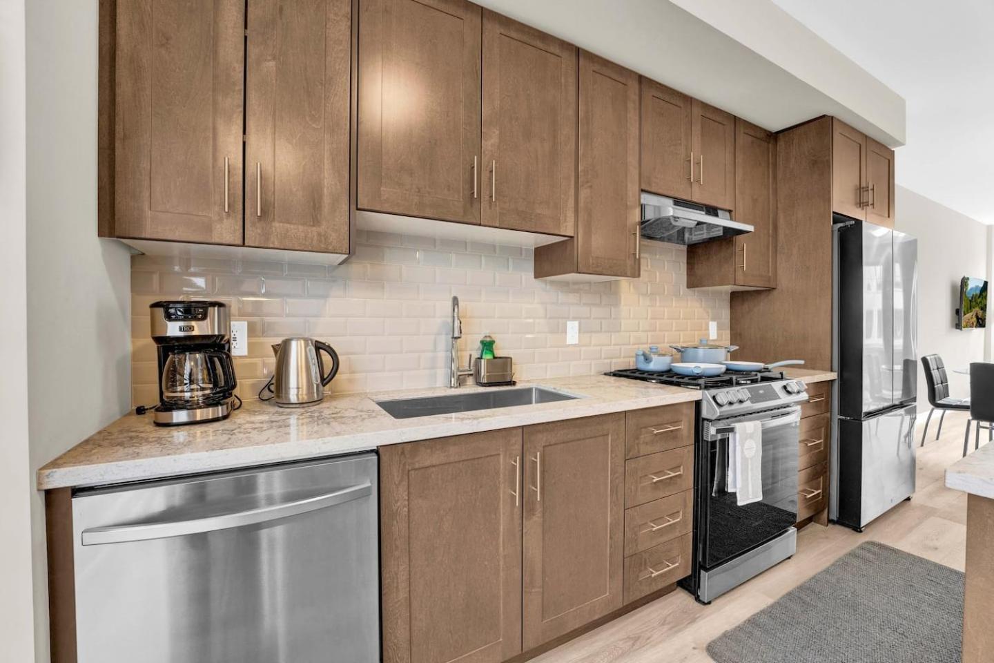 3br Near Highway401, Mill Race Park - Free Parking
