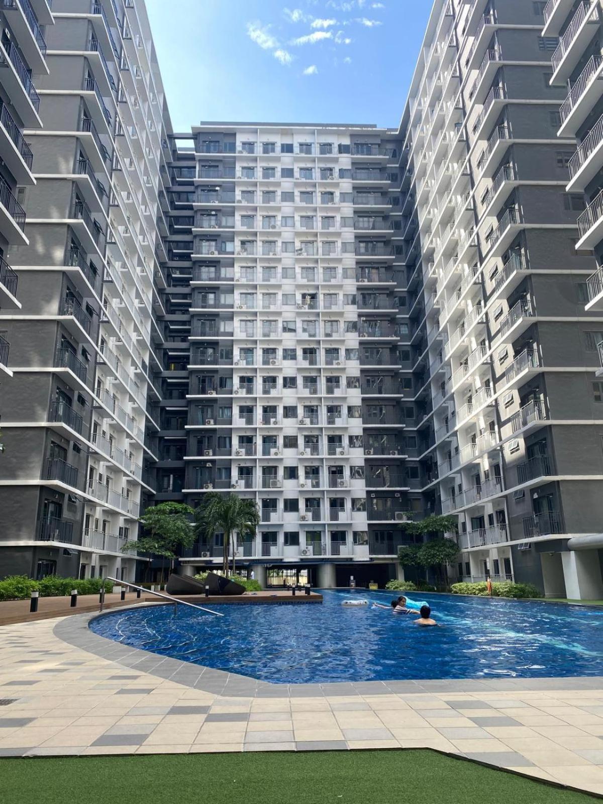 Talia Wrynzi Condo SM MOA Complex Manila view 3