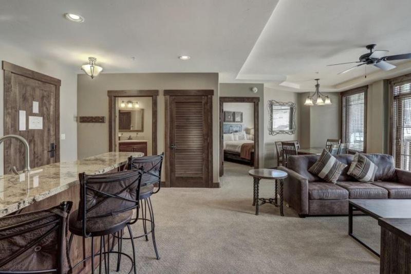 Crystal Peak Lodge 2 Bedroom Ski In, Ski Out Slopeside Condo At The Base Of Peak 7