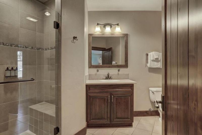 Crystal Peak Lodge 2 Bedroom Ski In, Ski Out Slopeside Condo At The Base Of Peak 7