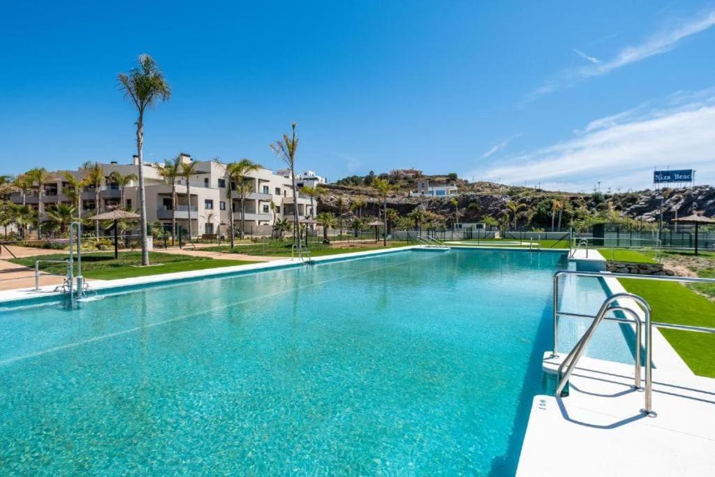 1º Línea de playa con piscina panorámica & parking