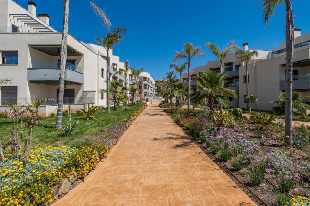 1º Línea de playa con piscina panorámica & parking