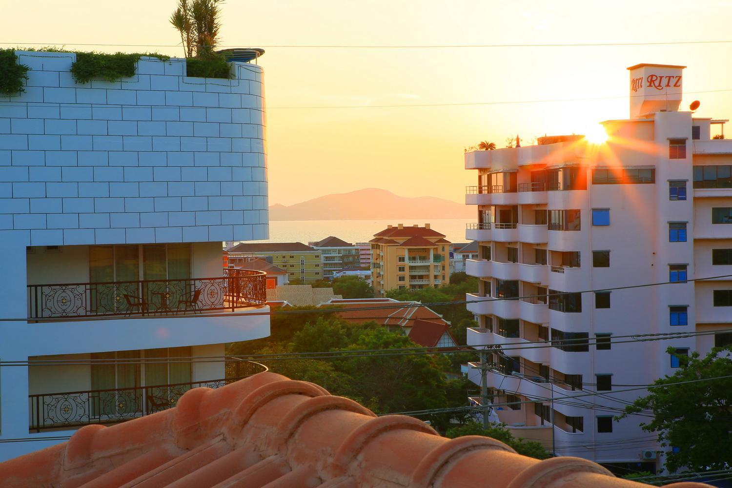 Grosvenor House - On the Phra Tamnak Hill