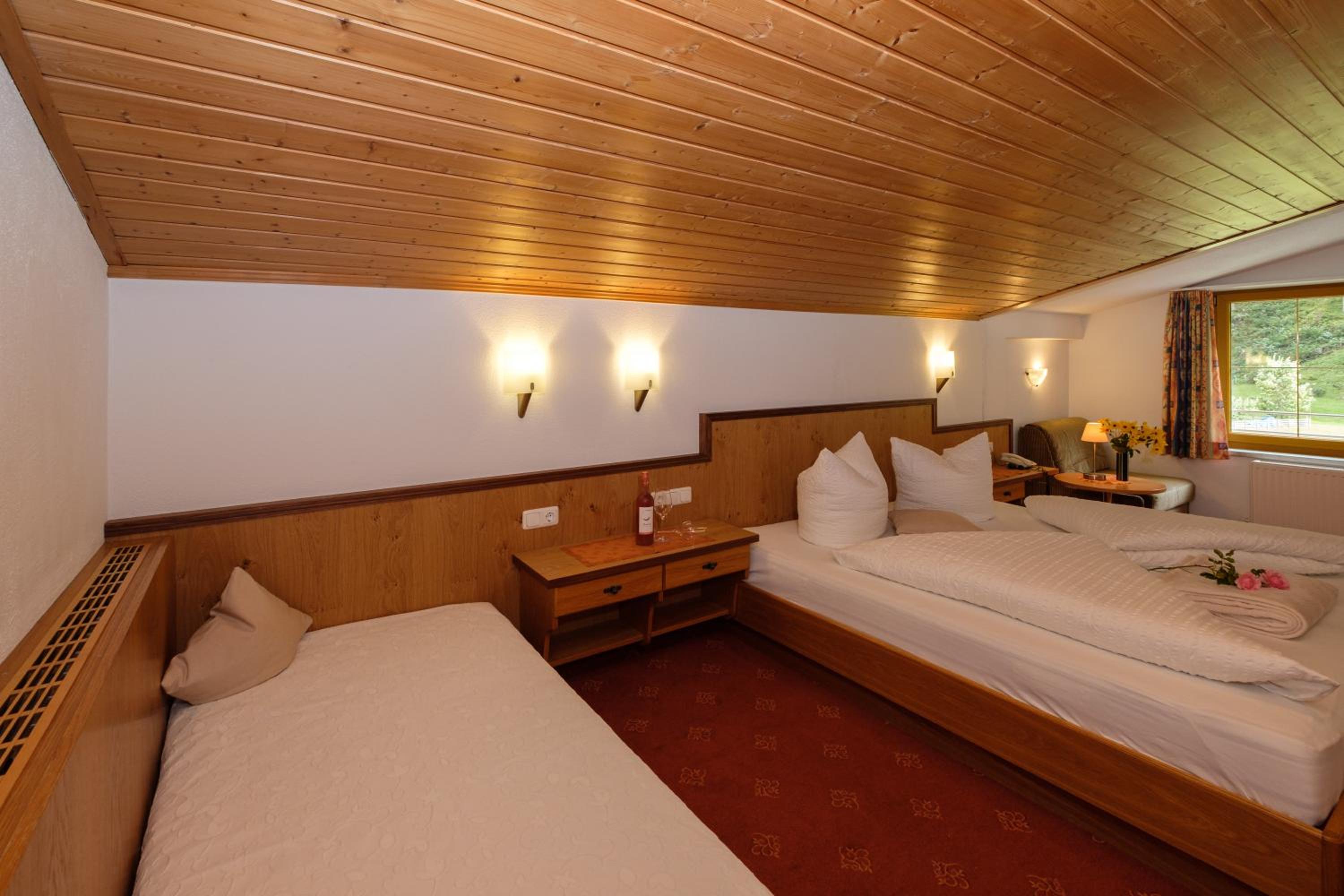 Hotel Garni DIAS