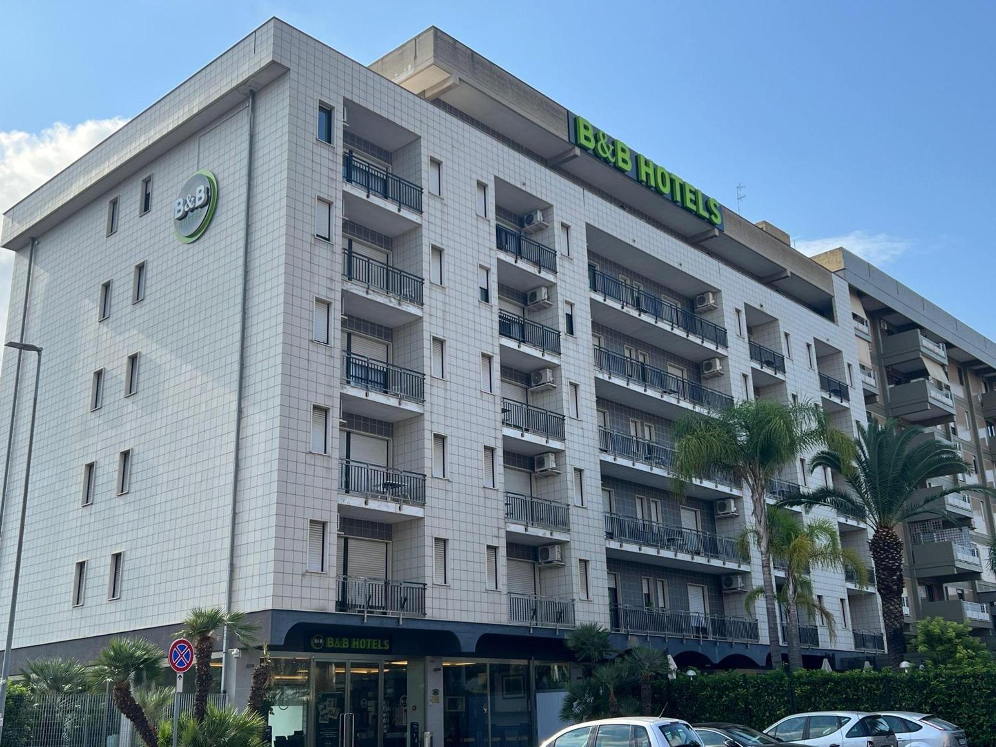 Hotel B&B HOTEL Bari Rondò - Image 1