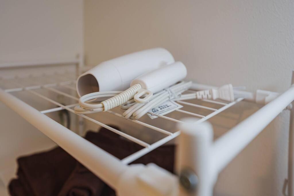 QH202 New Tokyo Apartment, Direct access to Ueno, Asakusa, Disneyland, Airport