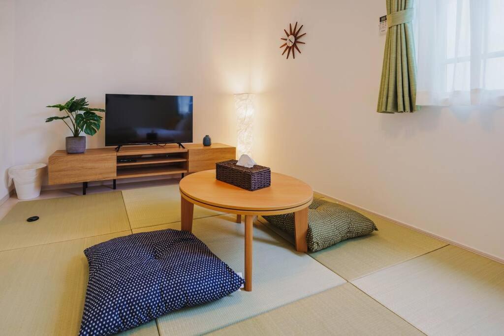 QH202 New Tokyo Apartment, Direct access to Ueno, Asakusa, Disneyland, Airport