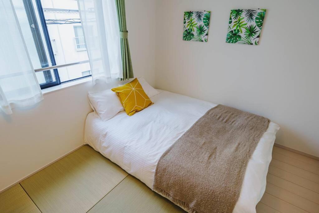 QH202 New Tokyo Apartment, Direct access to Ueno, Asakusa, Disneyland, Airport