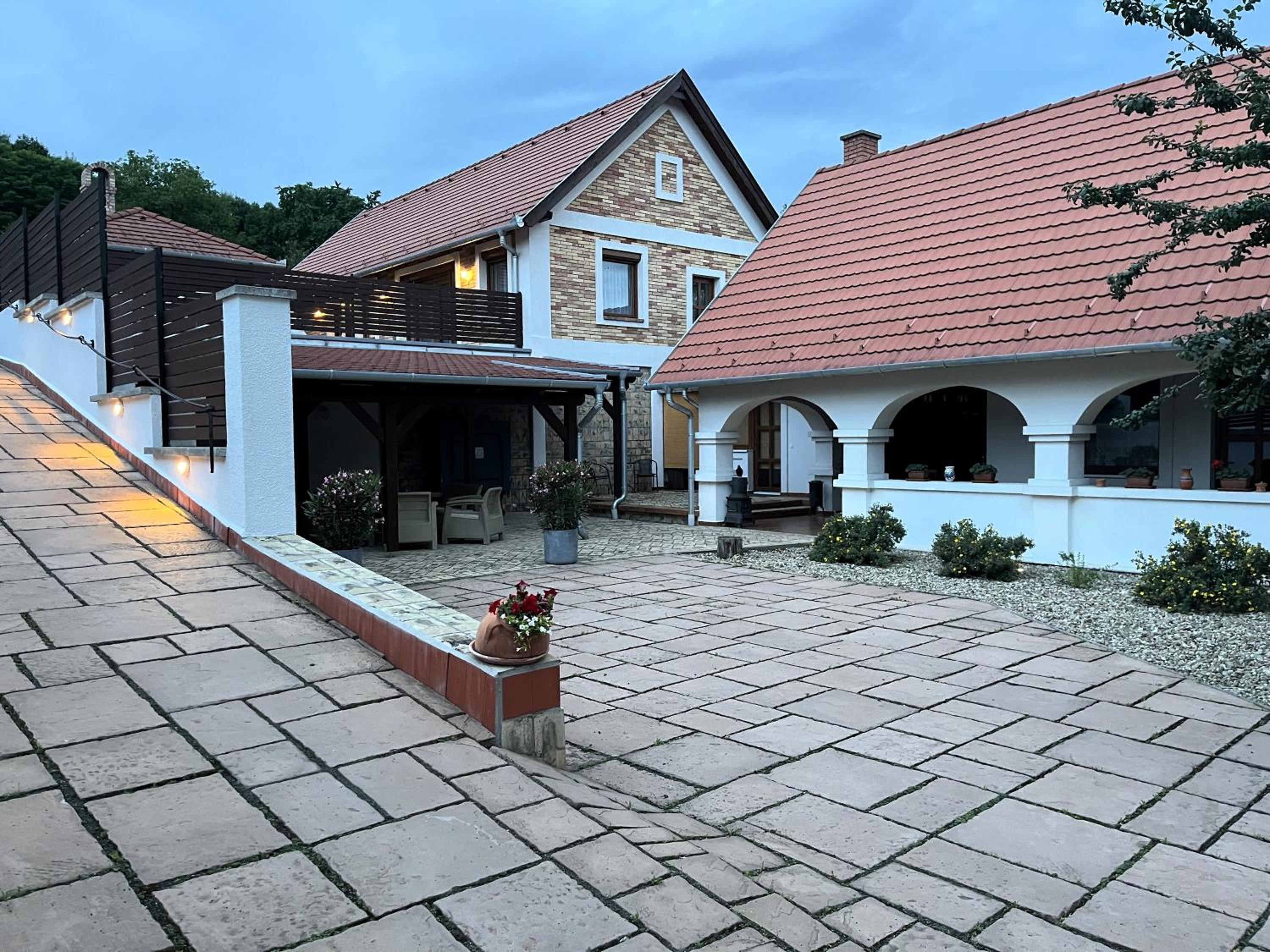 Fehér Galamb Vendégház view 5