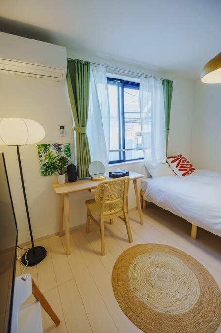 QH203, Newly renovated hotel, direct access to Ueno, Asakusa, Disneyland, Airport