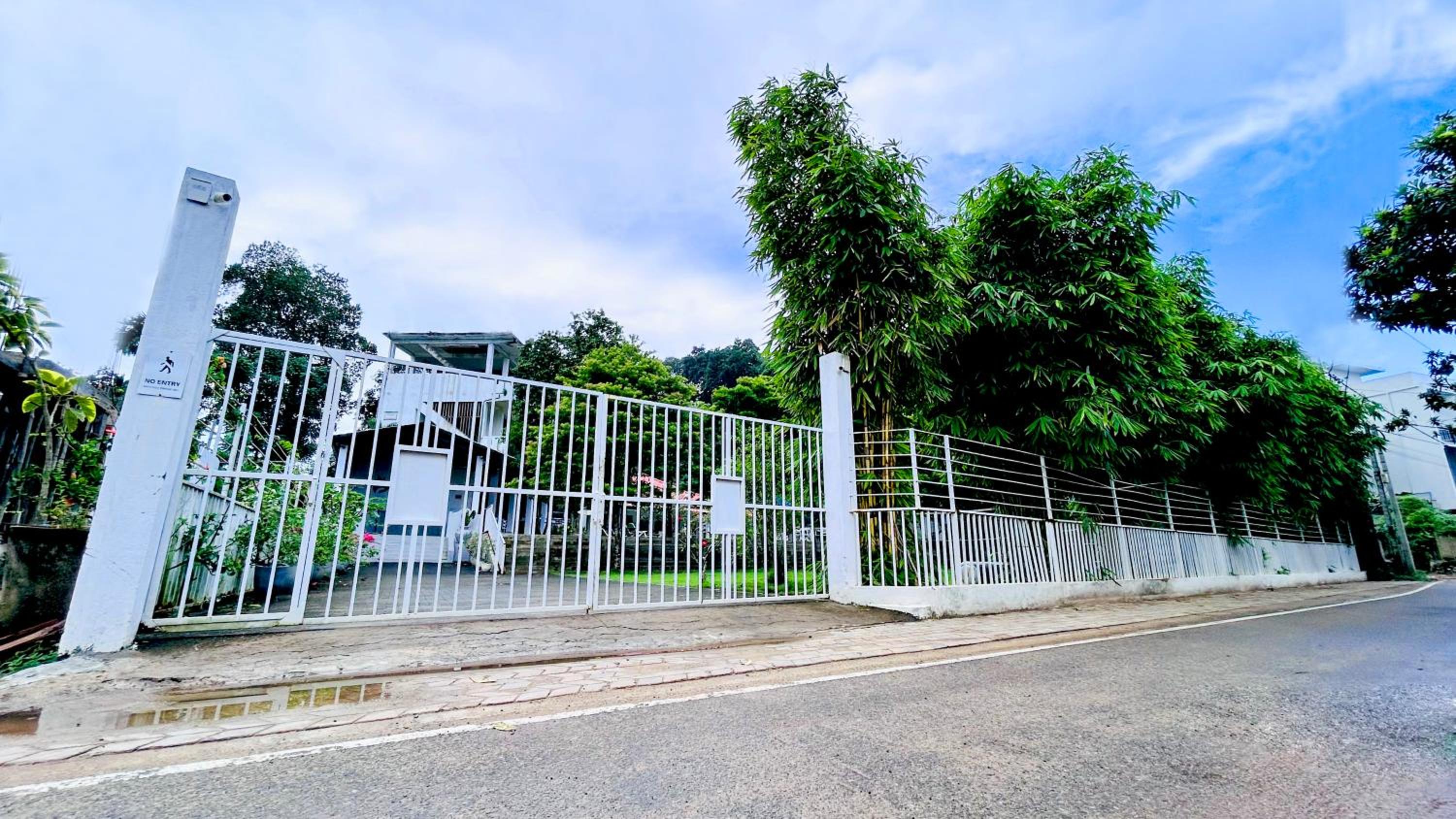 Hotel Canberra Holidays - Mirissa - Image 1