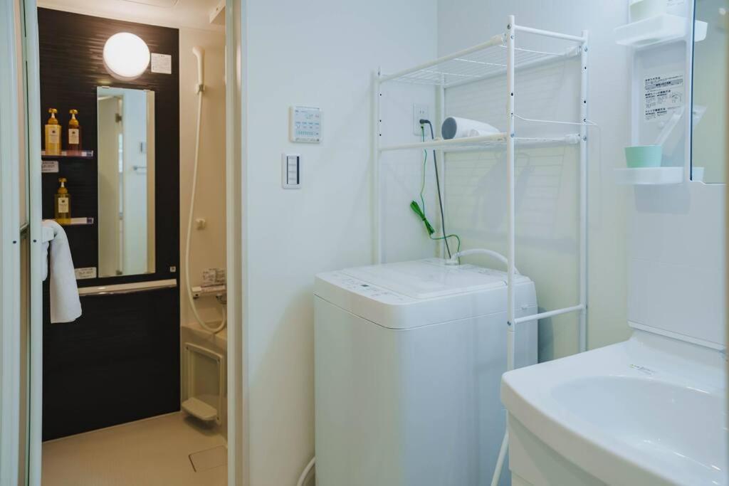 QH301 New Tokyo Apartment, Direct access to Ueno, Asakusa, Disneyland, Airport