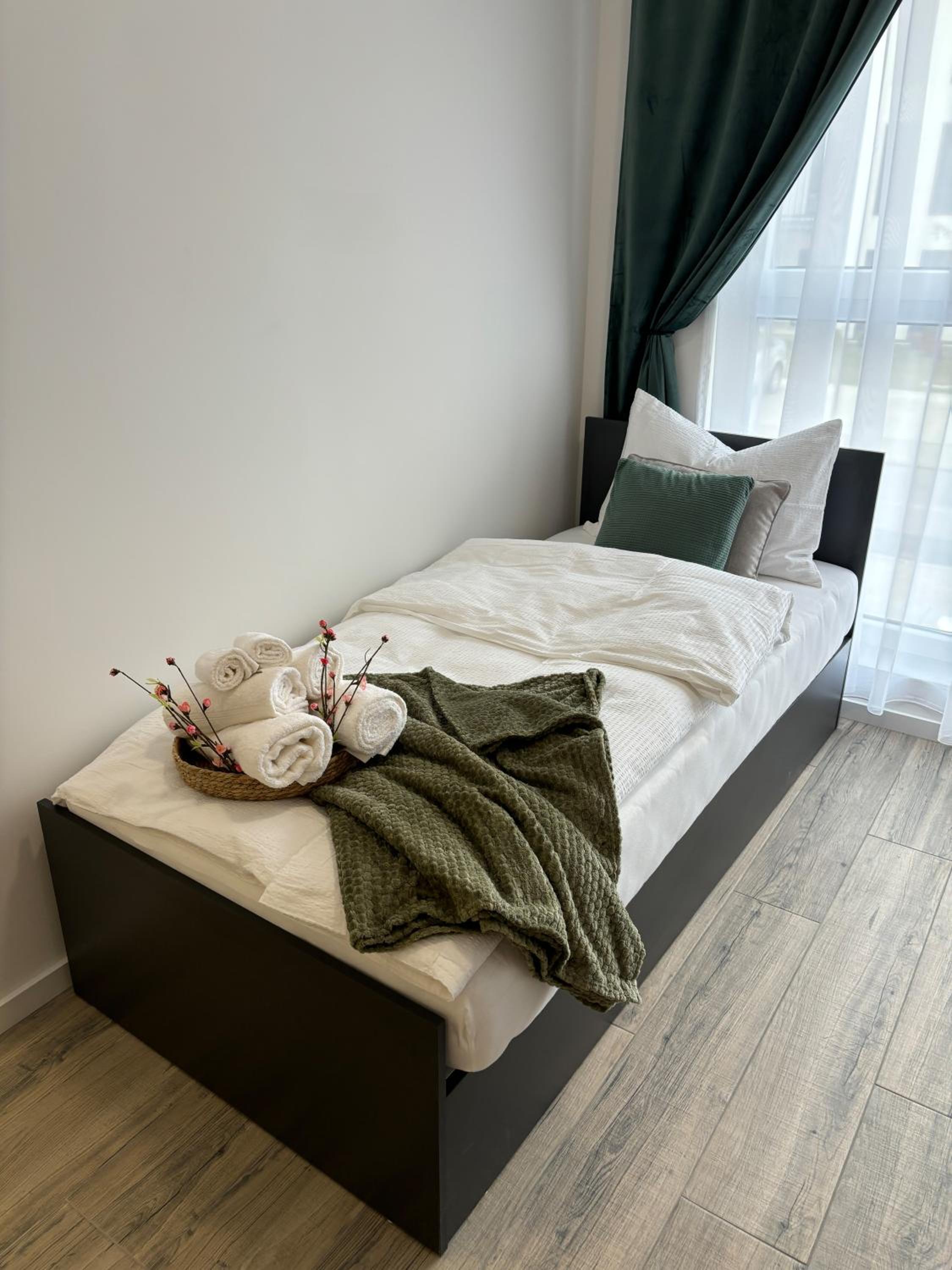 OAKLY Premium Apartments view 4