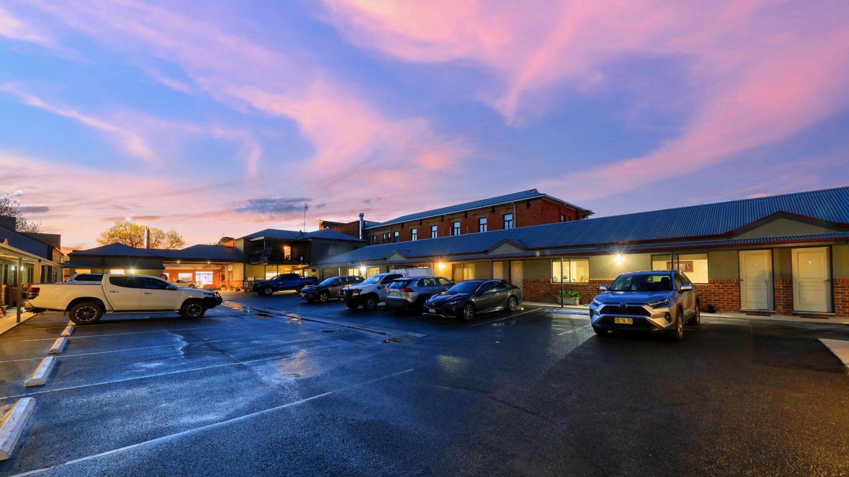 The Saltbush Motor Inn