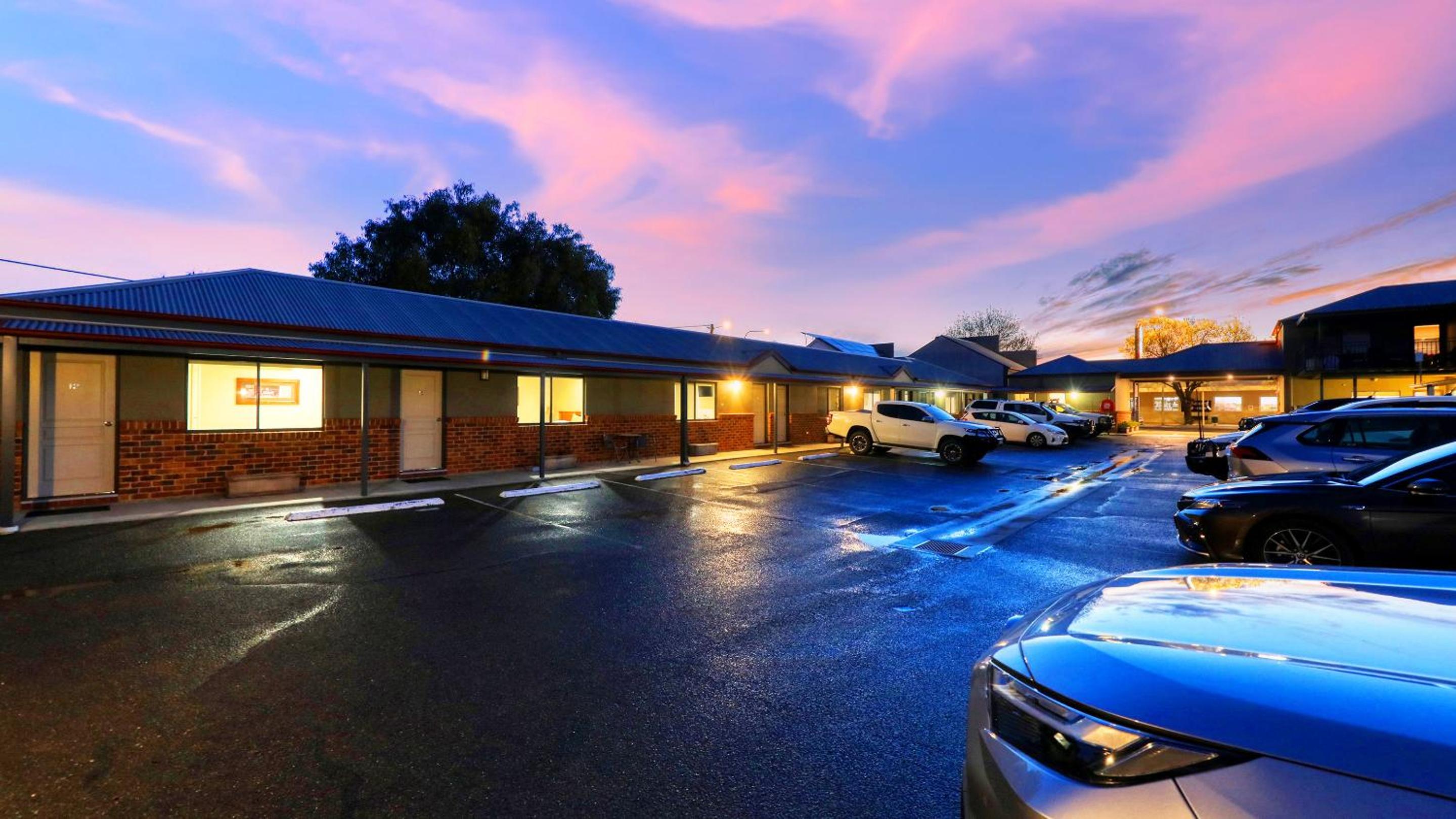 The Saltbush Motor Inn
