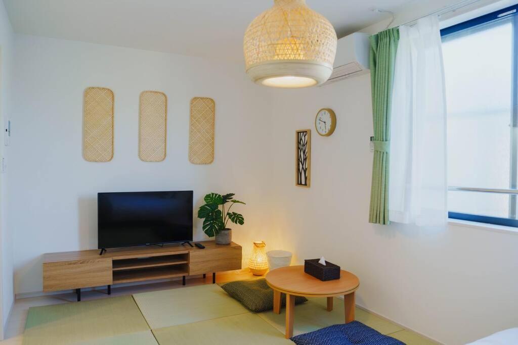 QH302 New Tokyo Apartment, Direct access to Ueno, Asakusa, Disneyland, Airport
