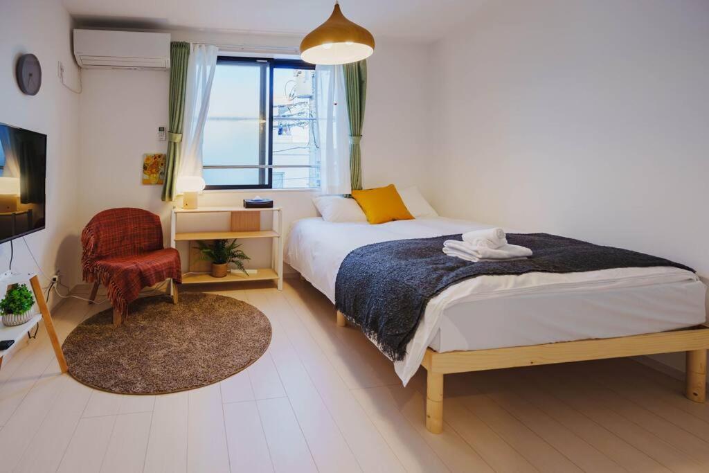 QH303 New Tokyo Apartment, Direct access to Ueno, Asakusa, Disneyland, Airport