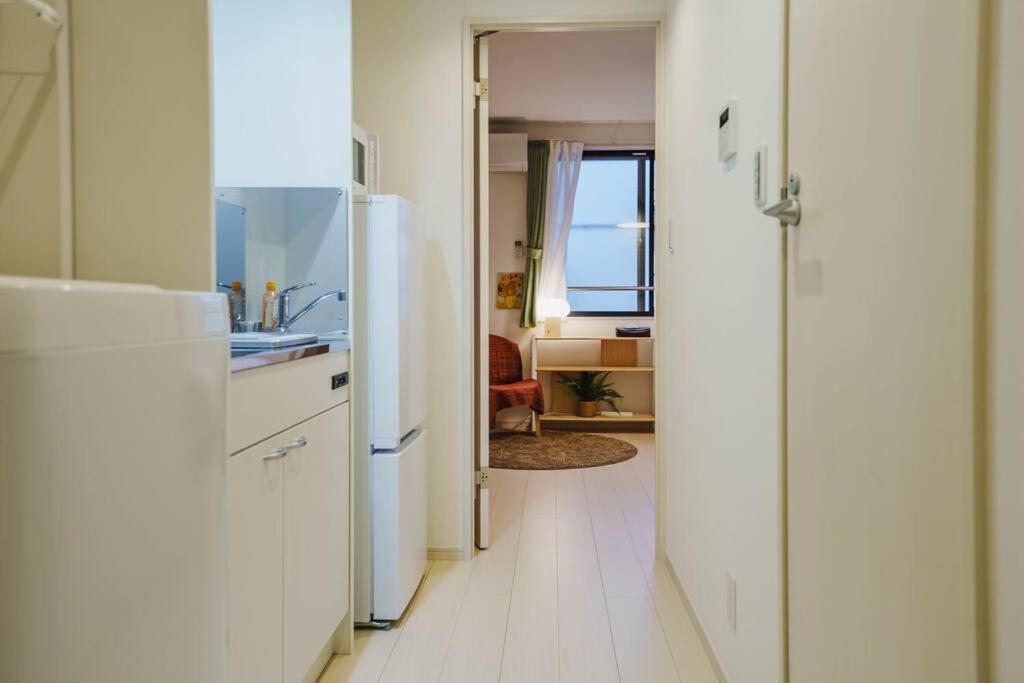 QH303 New Tokyo Apartment, Direct access to Ueno, Asakusa, Disneyland, Airport
