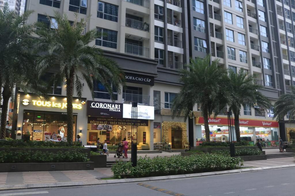 Luxury service Apart with 2br Vinhome Central Park