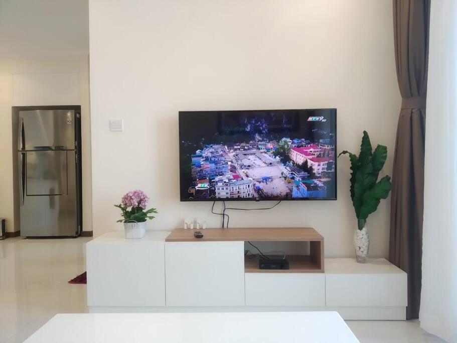 Luxury service Apart with 2br Vinhome Central Park