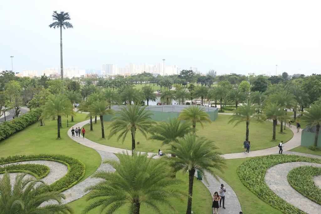 Luxury service Apart with 2br Vinhome Central Park