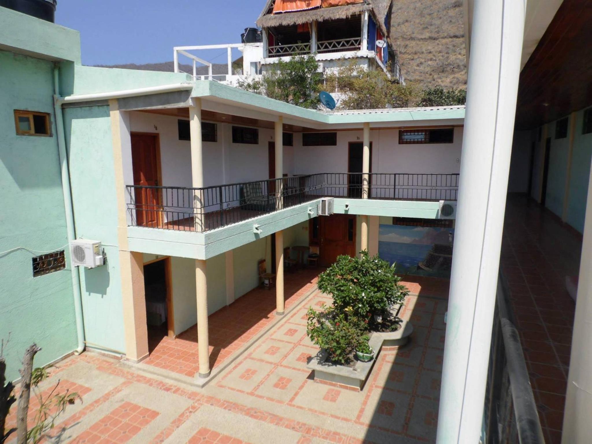 Hostal Dumbira