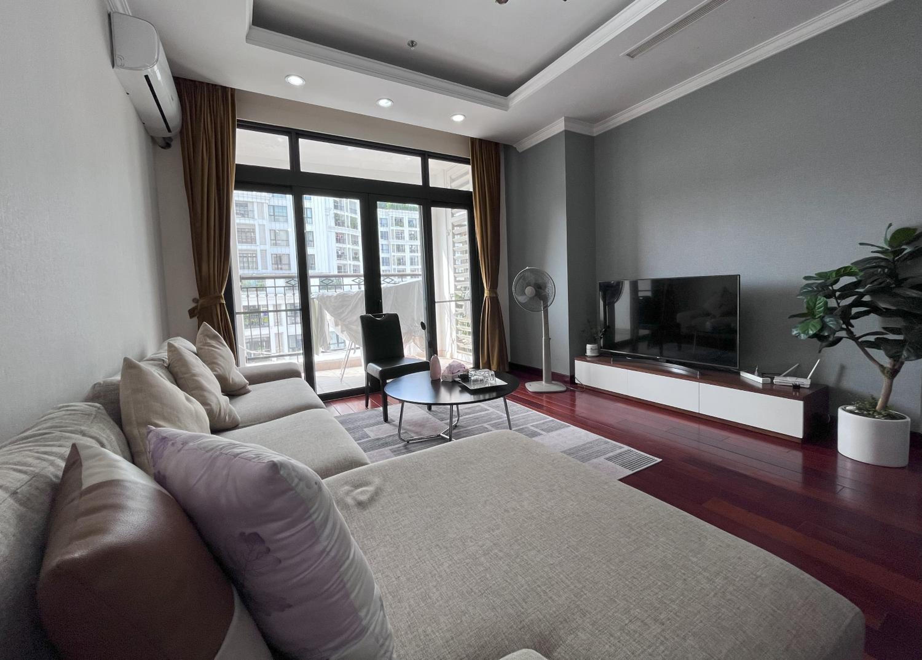 Vinhomes Royal City Luxury Apartment 3Br