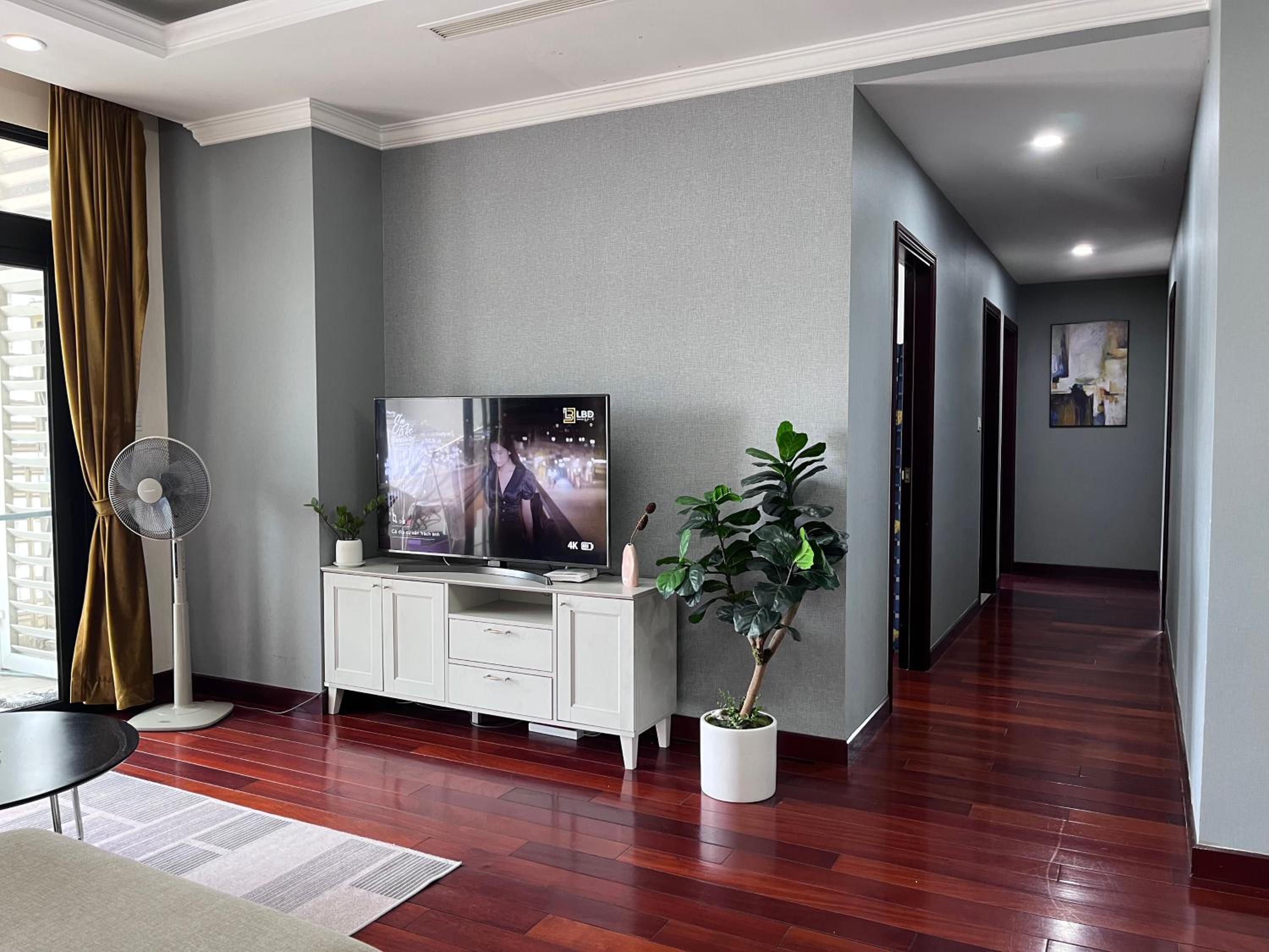 Vinhomes Royal City Luxury Apartment 3Br