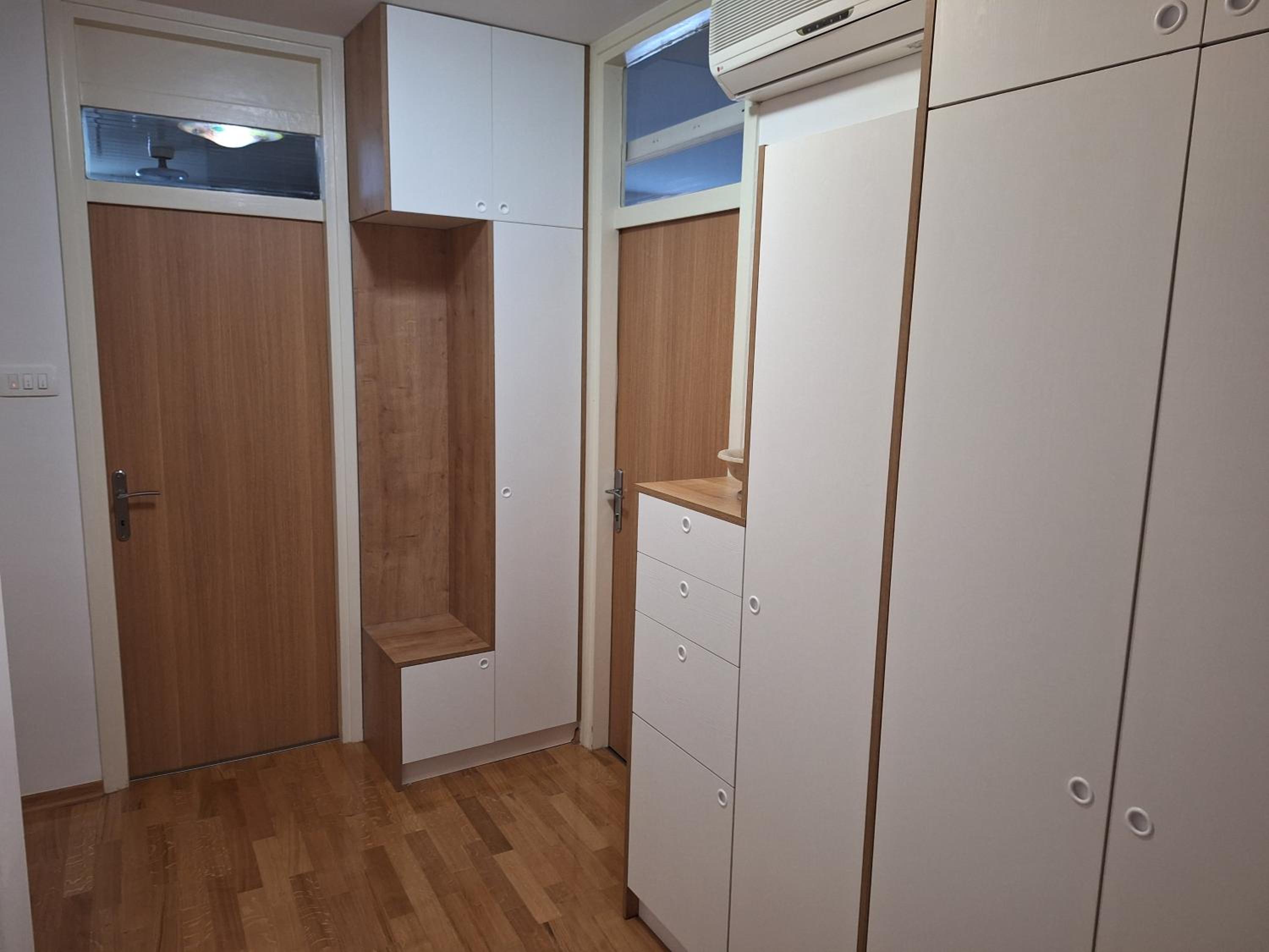 STUDIO APARTMAN MARKo C self-check in,frre parking view 3