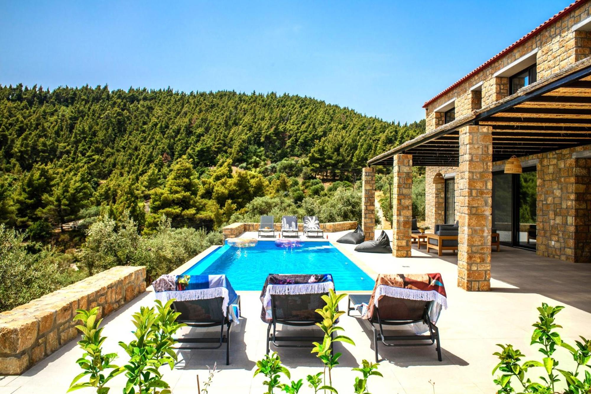 The Mavrolitharo Residence