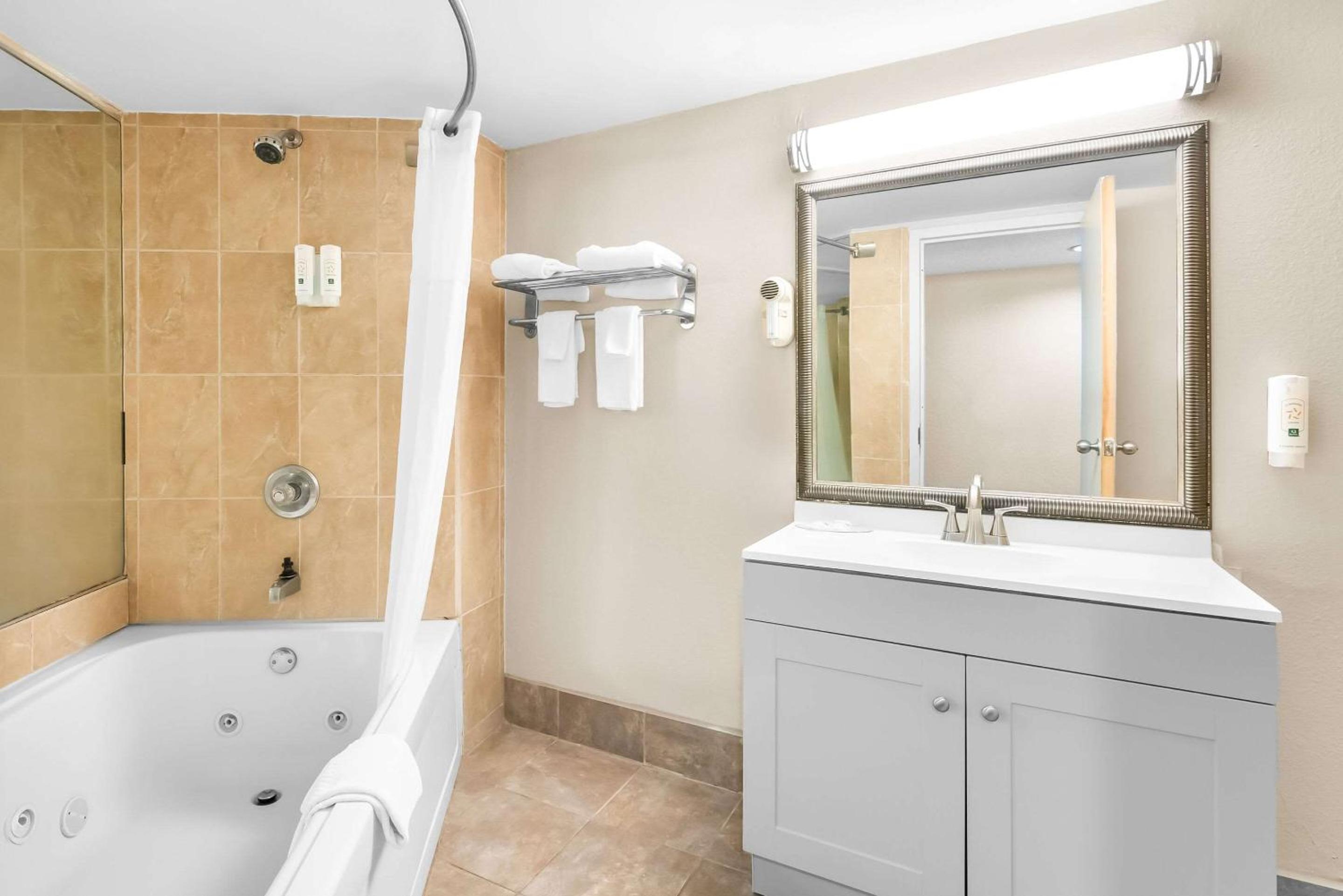 Quality Inn Selma - Smithfield, Photo 19