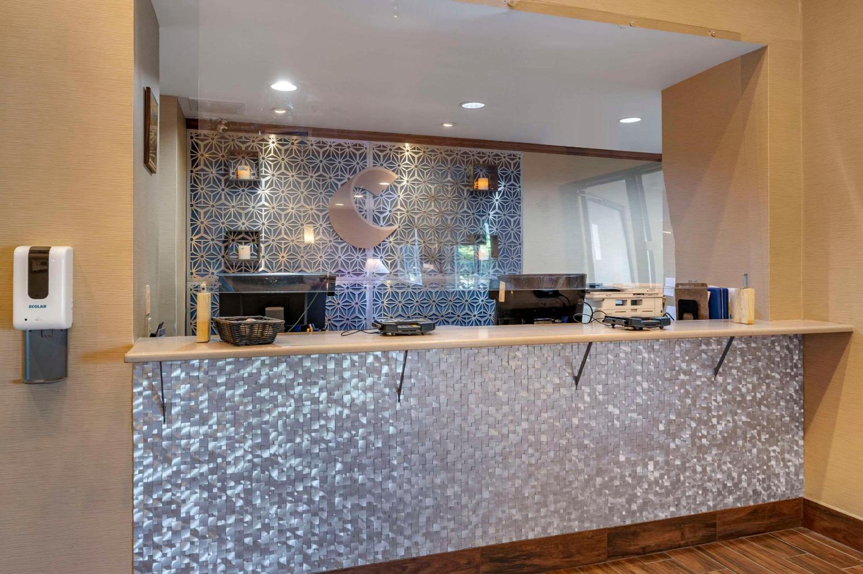 Comfort Inn Romeoville - Bolingbrook view 2