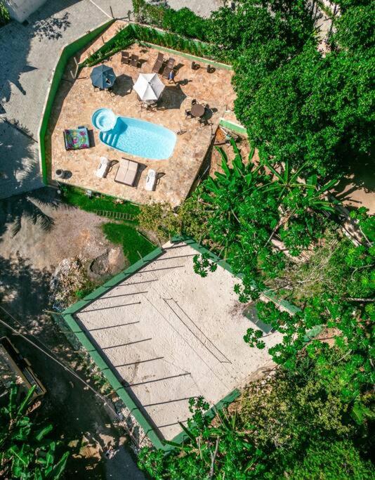 Chalé com 2 Suítes Piscina e Quadra de Vôlei