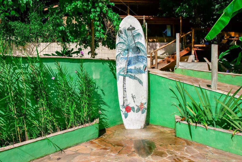 Chalé com 2 Suítes Piscina e Quadra de Vôlei