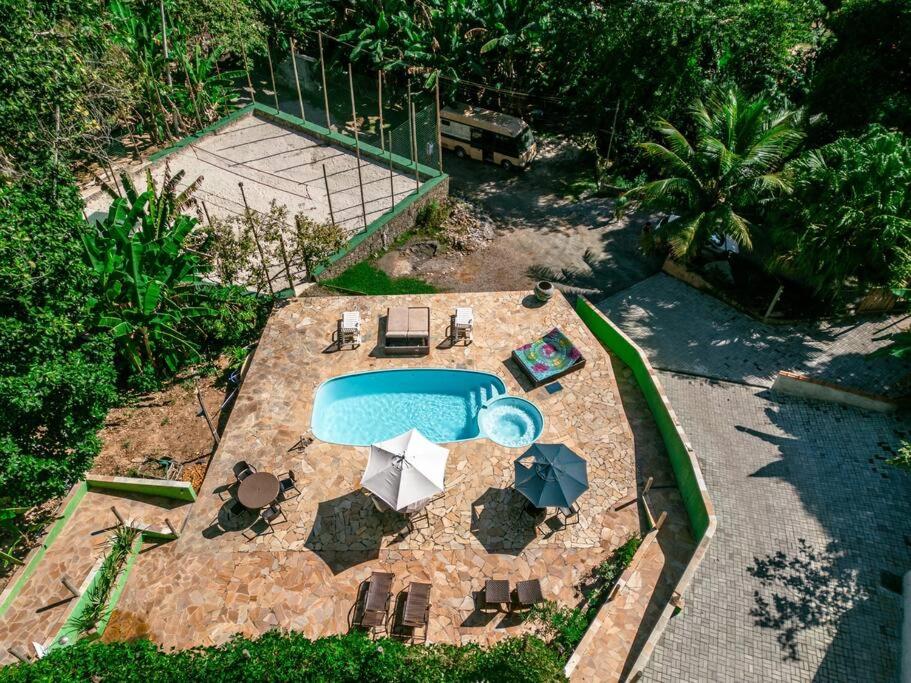 Chalé com 2 Suítes Piscina e Quadra de Vôlei