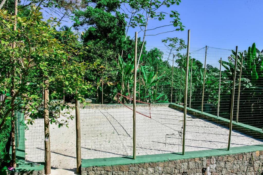 Chalé com 2 Suítes Piscina e Quadra de Vôlei