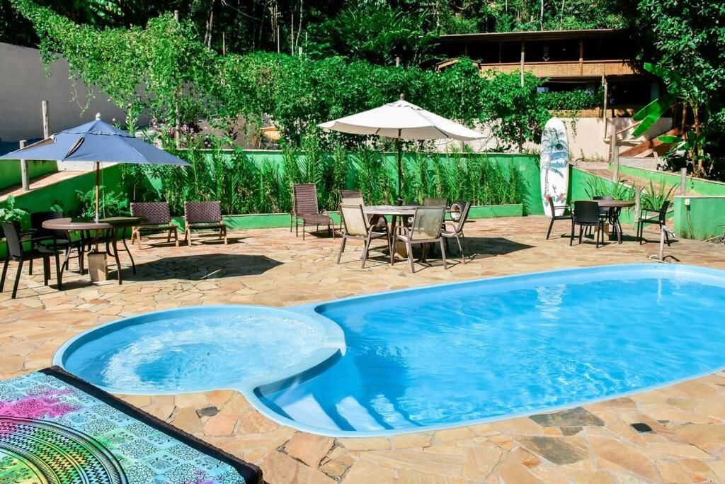 Chalé com 2 Suítes Piscina e Quadra de Vôlei