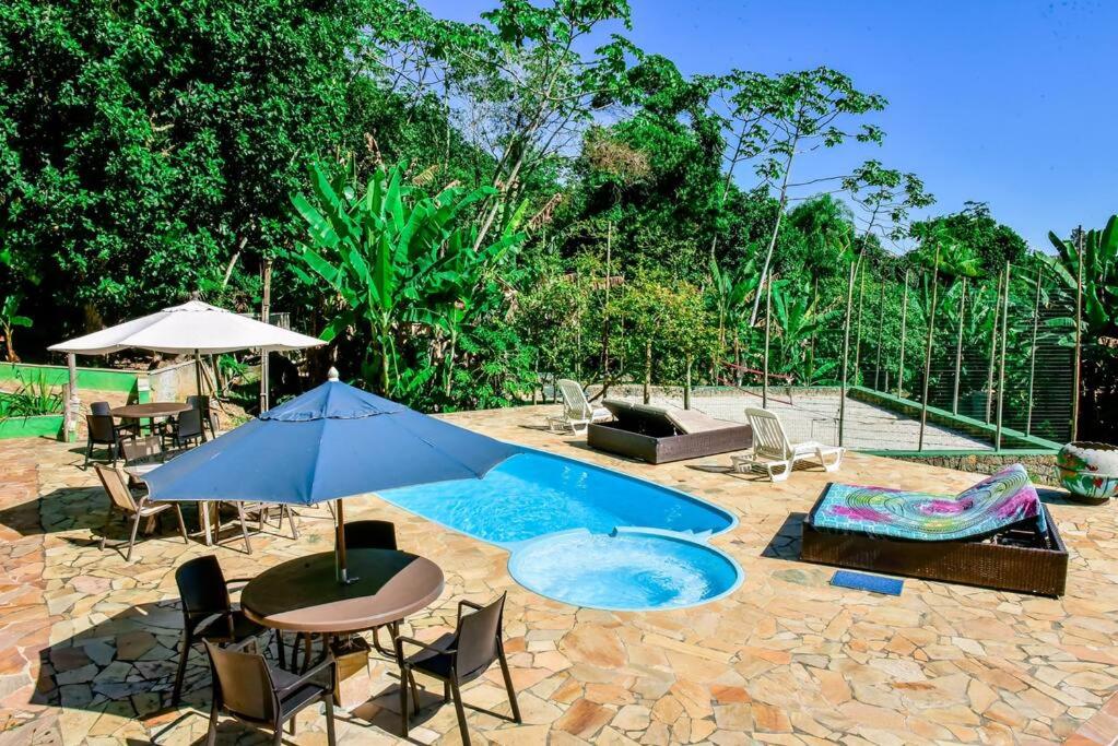 Chalé com 2 Suítes Piscina e Quadra de Vôlei